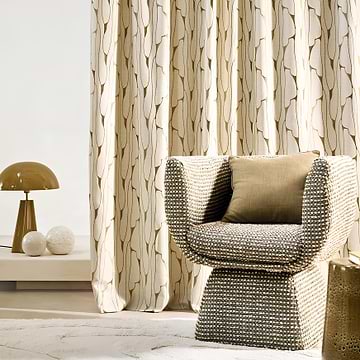 Dit Franse merk, Camengo, staat bekend om zijn speelse kleurgebruik, verfijnde texturen en toegankelijke luxe