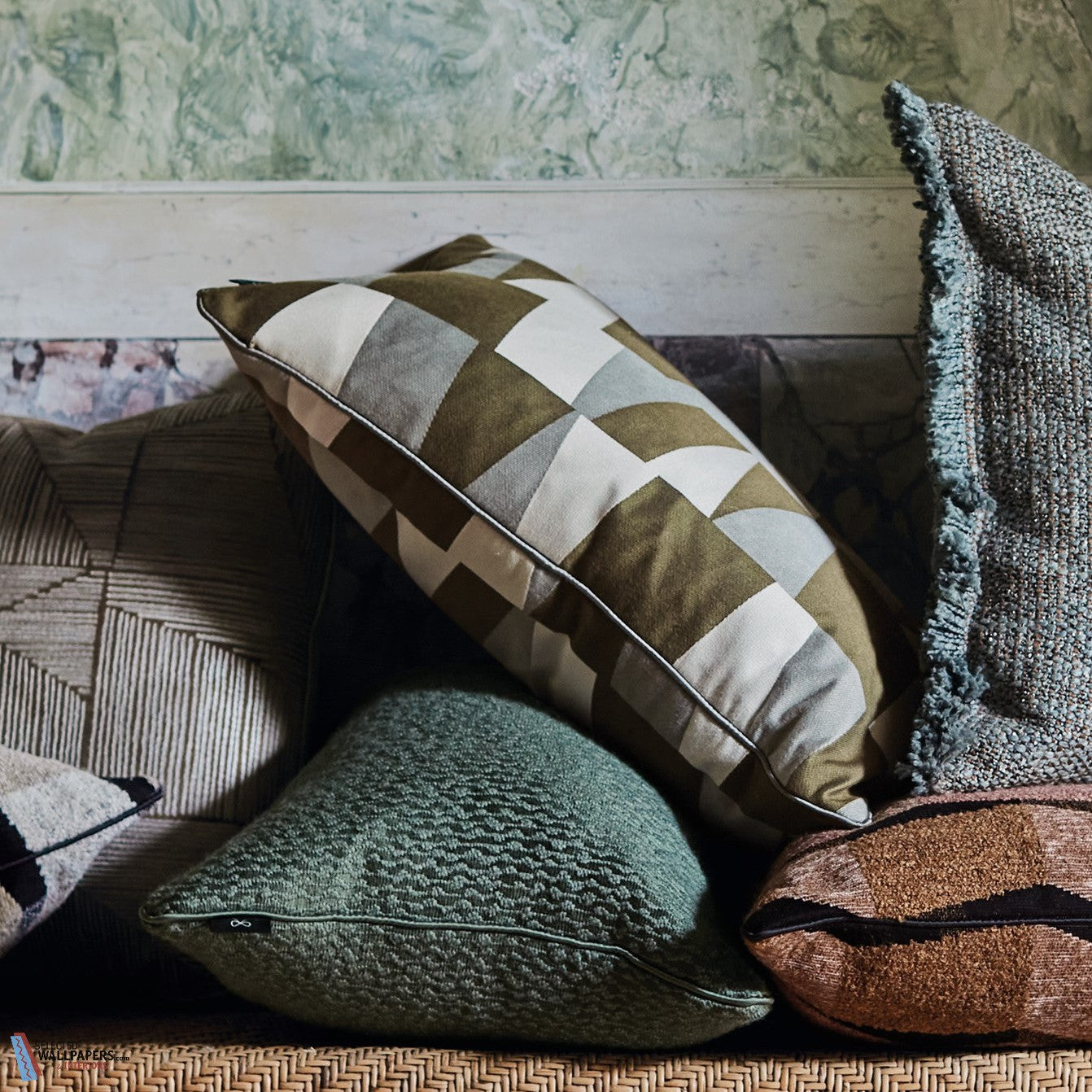 Arku Kussen-Black Edition-Kissen-Cushion-Selected Interiors