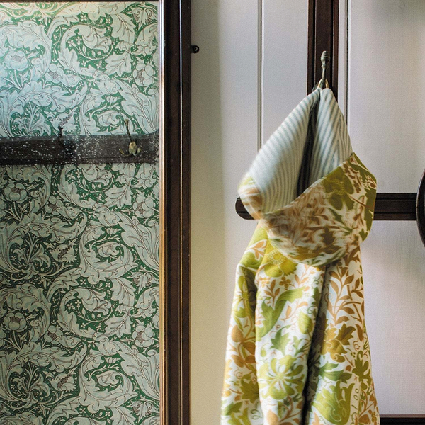 Bachelors Button-Behang-Tapete-Morris & Co-Selected Wallpapers