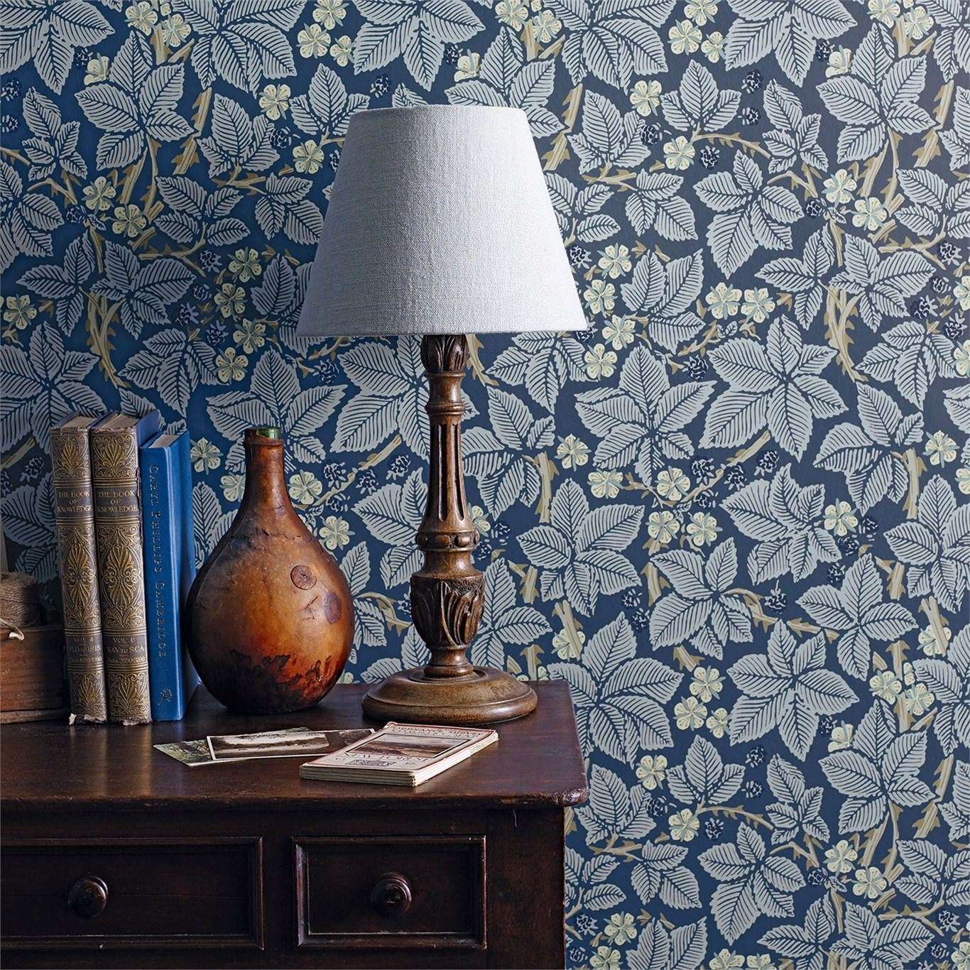 Bramble-behang-Tapete-Morris & Co-Selected Wallpapers