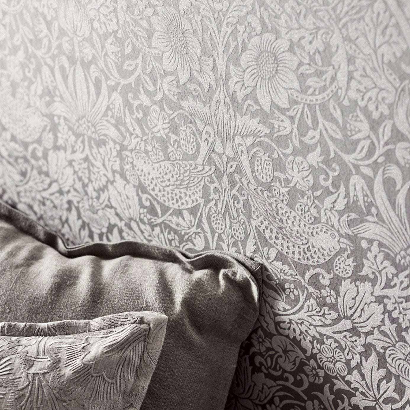 Pure Strawberry Thief-behang-Tapete-Morris & Co-Selected Wallpapers
