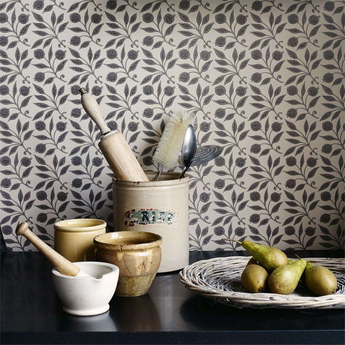 Rosehip-behang-Tapete-Morris & Co-Selected Wallpapers