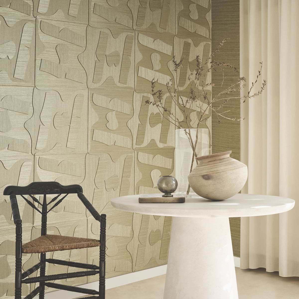 Natuurlijke materialen, reliëf and een krachtig kleurverhaal