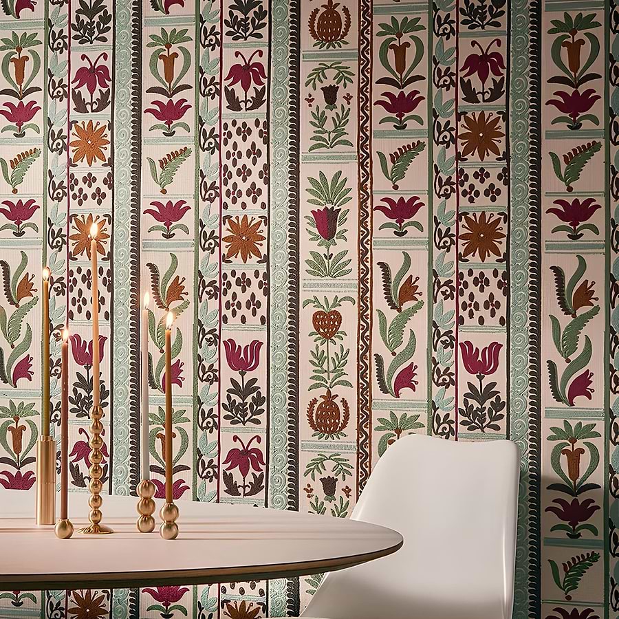 Ontdek de betoverende Lumières Boréales behangcollectie van Pierre Frey