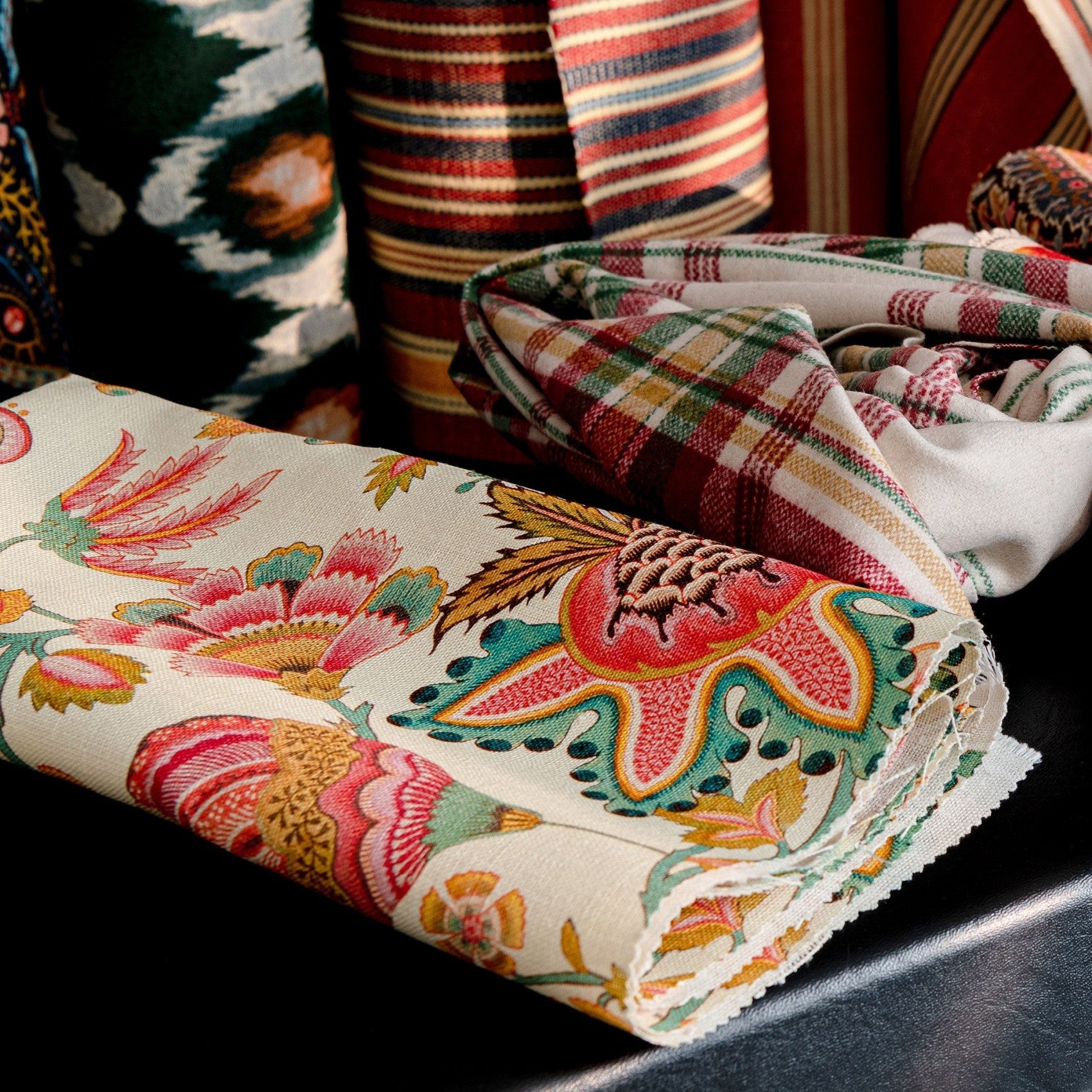 Mind the Gap fabrics stoffen selected wallpapers