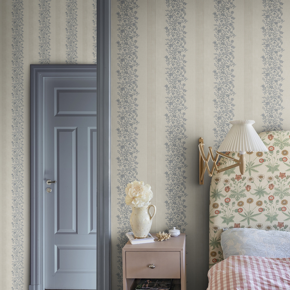 Rosa &amp; Friends wallpaper collection van Sandberg — Bloemen, persoonlijkheid and Scandinavische charme