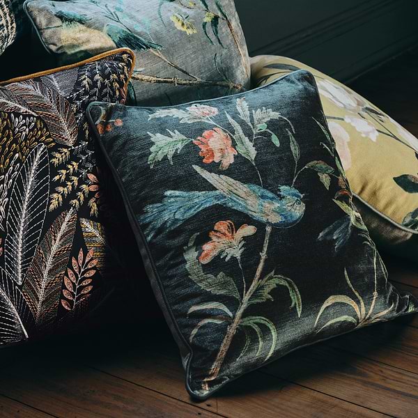 Pluma Velvet Kussen-Kussen-Romo-Kissen-Cushion-Selected Interiors