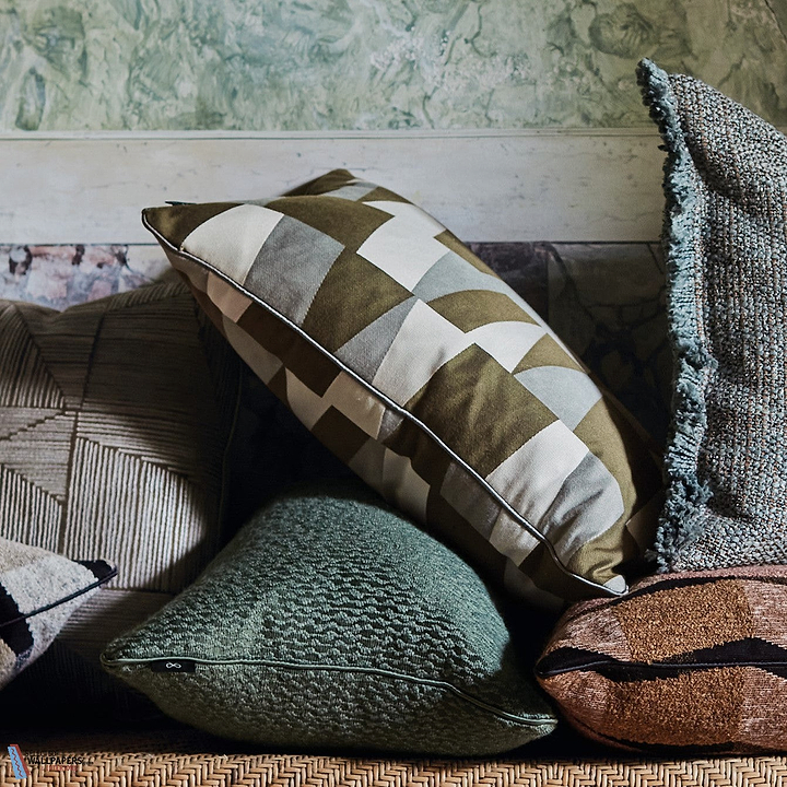 Arku Kussen-Black Edition-Kissen-Cushion-Selected Interiors