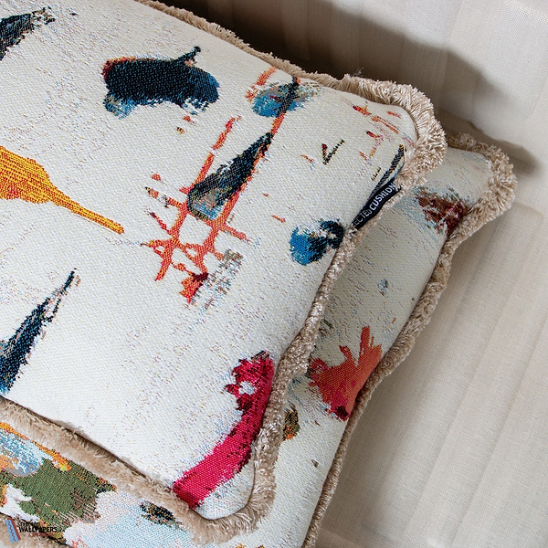 Arty Franje kussen-Pierre Frey-Selected-Wallpapers-Interiors