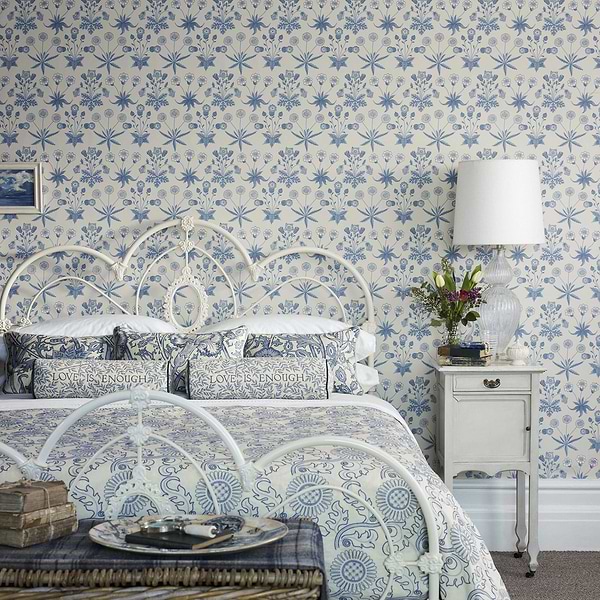 Daisy behang-behang-Morris & Co-Selected Wallpapers &amp; Interiors