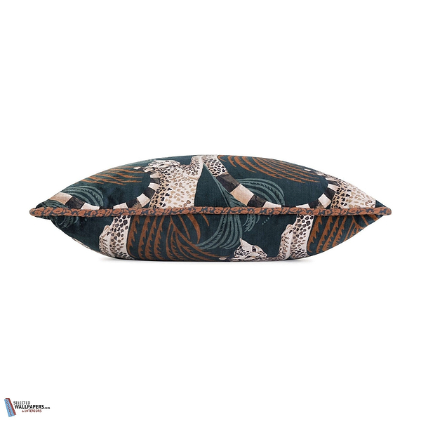 Delilah Velvet Kussen-Kussen-Romo-Kissen-Cushion-Selected Interiors