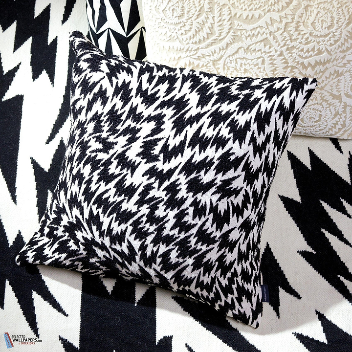 Flash Kussen-Kirkby Design-Kissen-Cushion-Selected Interiors