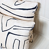 Graffito kussen-cushion-kissen-Kelly Wearstler-Selected-Wallpapers-Interiors