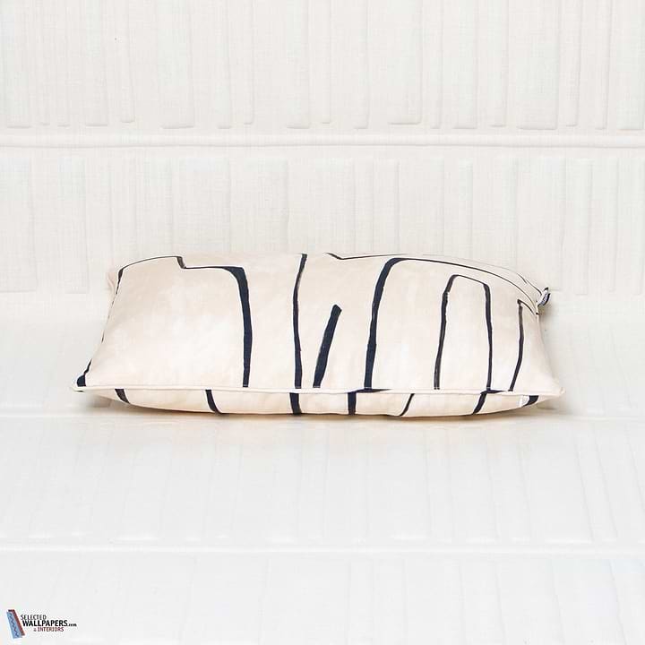 Graffito kussen-cushion-kissen-Kelly Wearstler-Selected-Wallpapers-Interiors
