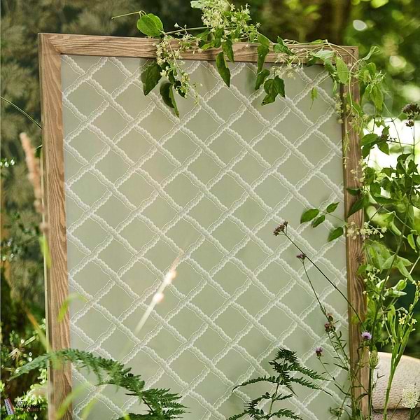 Rye behang-Sanderson-Selected Wallpapers-Interiors