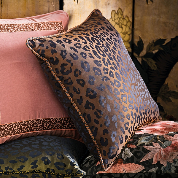 Saskia Kussen-Kussen-Romo-Kissen-Cushion-Selected Interiors