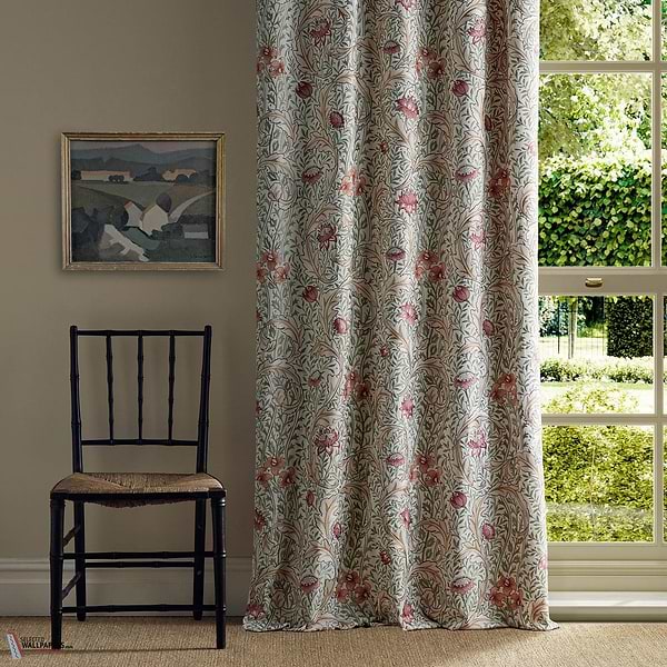 Wild Tulip & Vine Embroidery roomshot