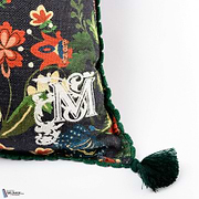 Zabola Kussen-Kussen-Mind the Gap-Kissen-Cushion-Selected Interiors