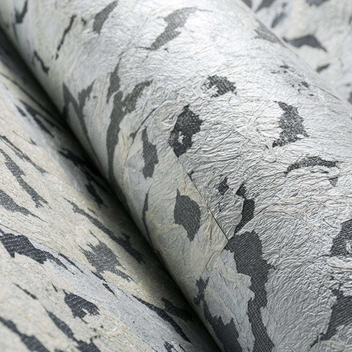 Armoured Board-behang-Tapete-Moooi-Selected Wallpapers
