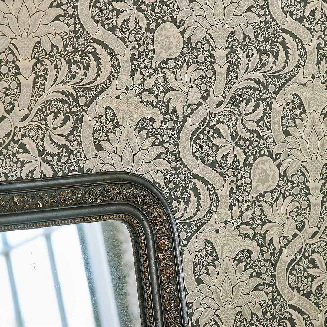 Indian (Beaded)-behang-Tapete-Morris & Co-Selected Wallpapers