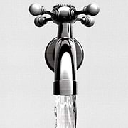 Ruby-behang-Tapete-LondonArt-01-Blue Glass Finish-17510-01-Selected Wallpapers