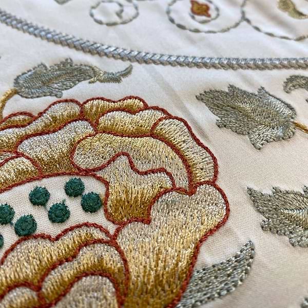 Seasons by May Embroidery stof-Fabric-Tapete-Morris & Co-Selected Wallpapers