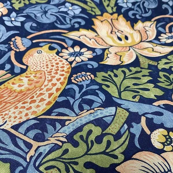 Strawberry Thief stof-Fabric-Tapete-Morris & Co-Selected Wallpapers