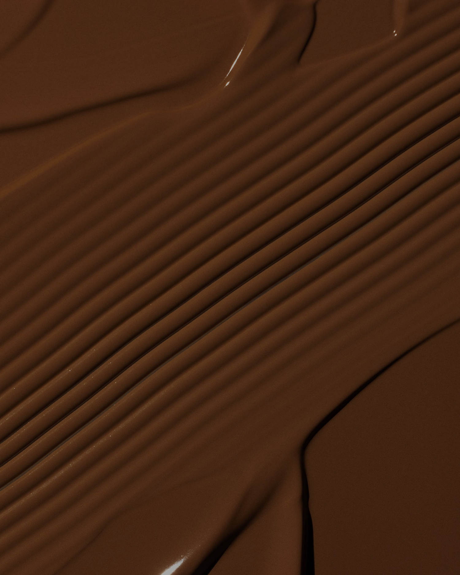 Texture close-up of MÁDARA Organic Skincare skinonym oak A6098 �swatch demonstrates consistency and finish.