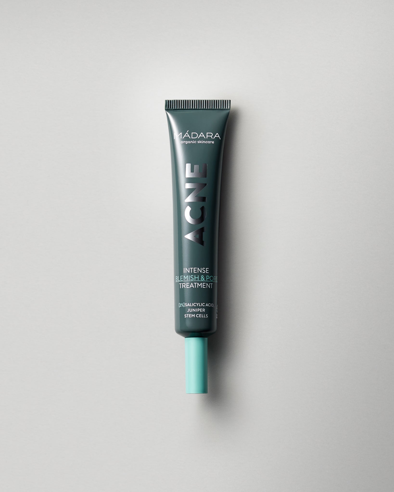 MÁDARA Organic Skincare intense blemish pore treatment A2202 product photo on plain background.
