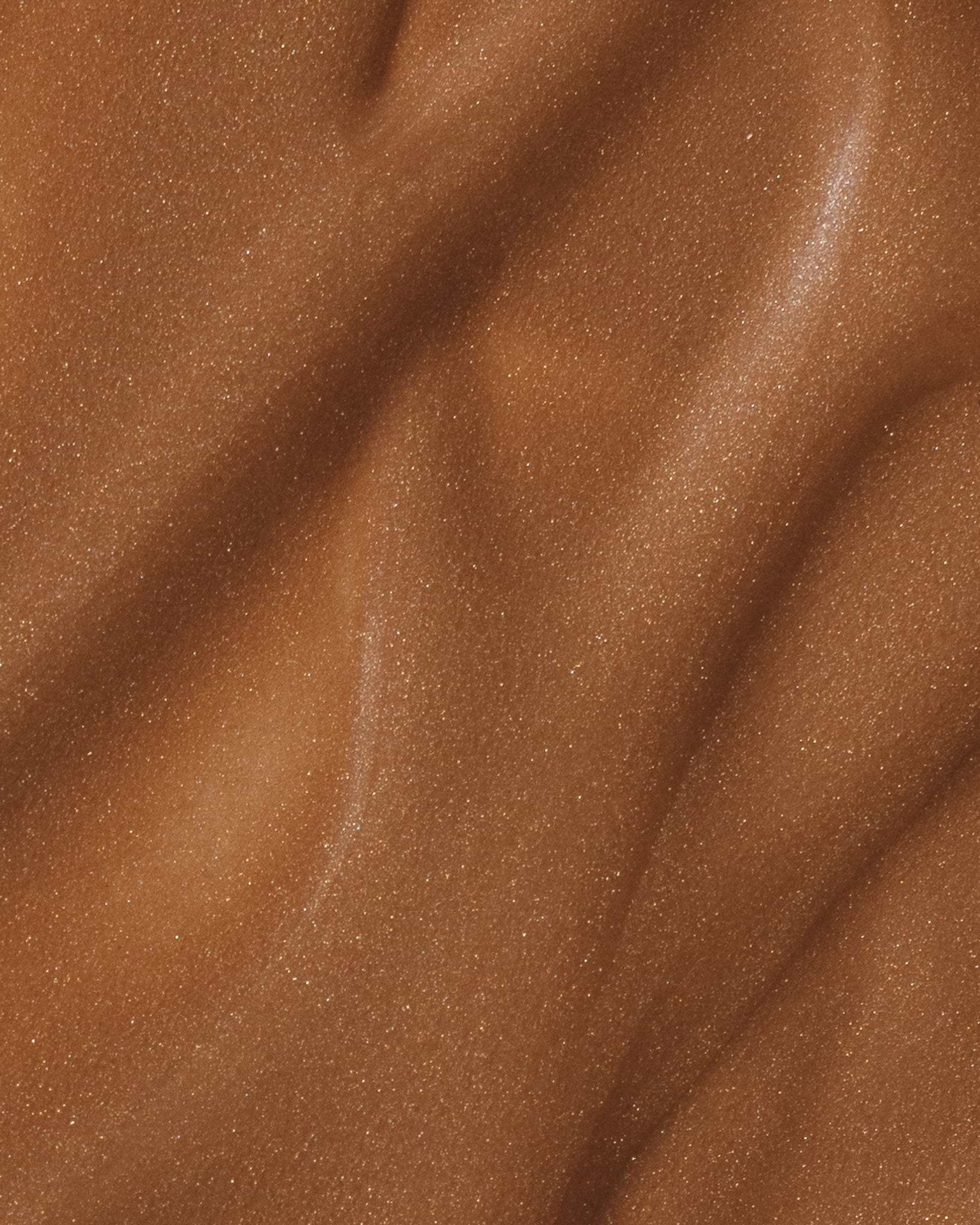Texture close-up of MÁDARA Organic Skincare dream flower A3515 �swatch demonstrates consistency and finish.