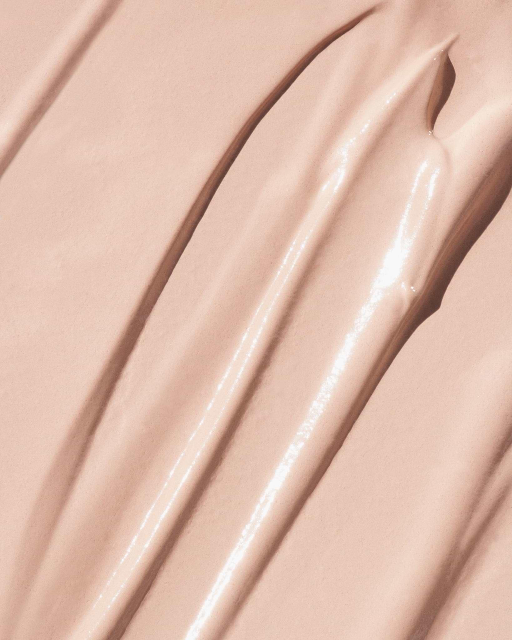 Texture close-up of MÁDARA Organic Skincare the concealer latte A6101 concealer �swatch demonstrates consistency and finish.