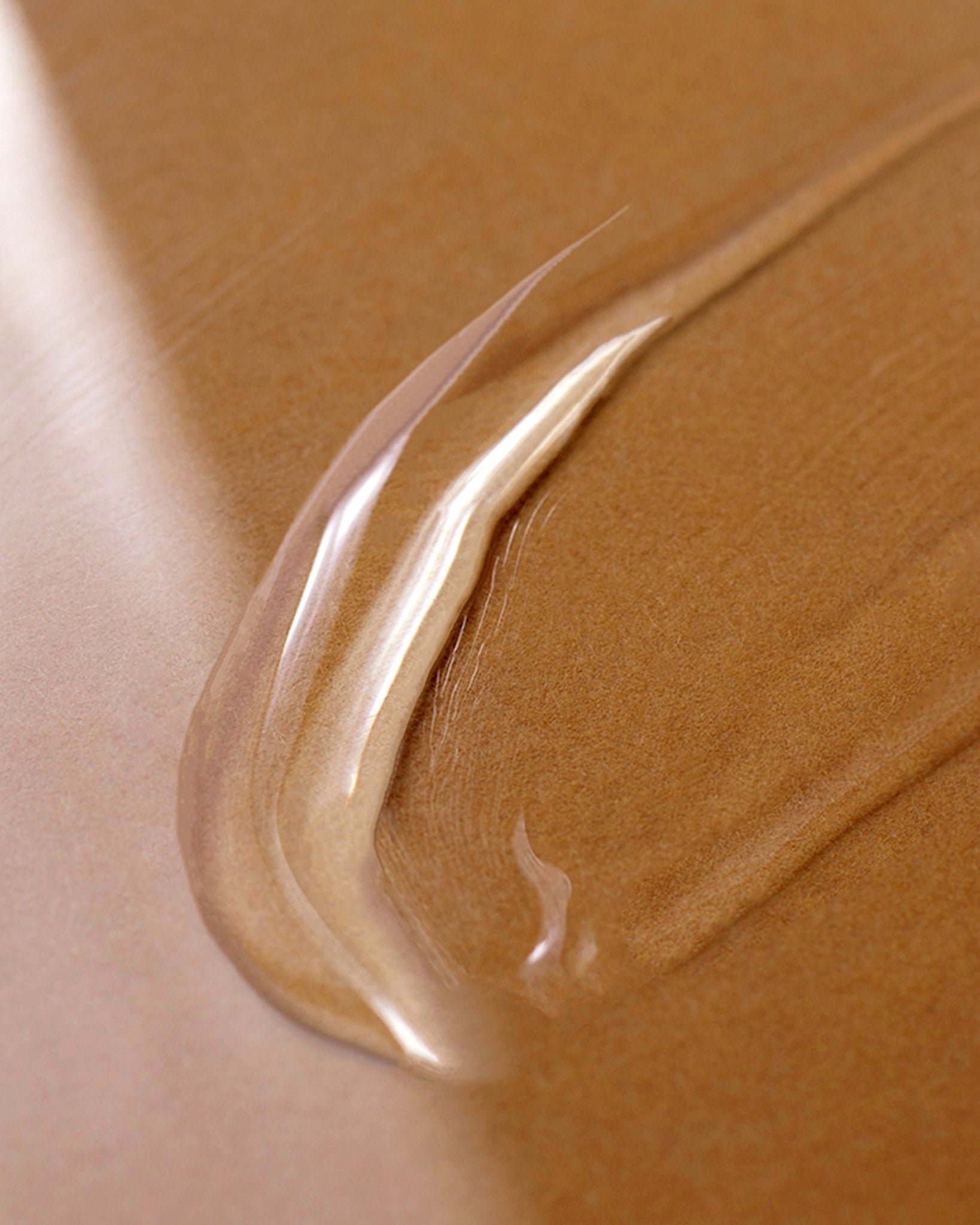 MADARA Cosmetics GROW Volume Shampoo lightweight texture for smoothness, shine and anti-breakage care