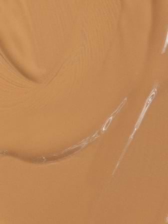 Madara Skin Equal Soft Glow foundation texture of shade olive