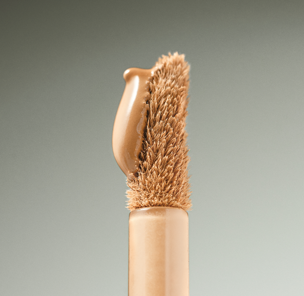 close-up of MADARA Luminous Perfecting Concealer