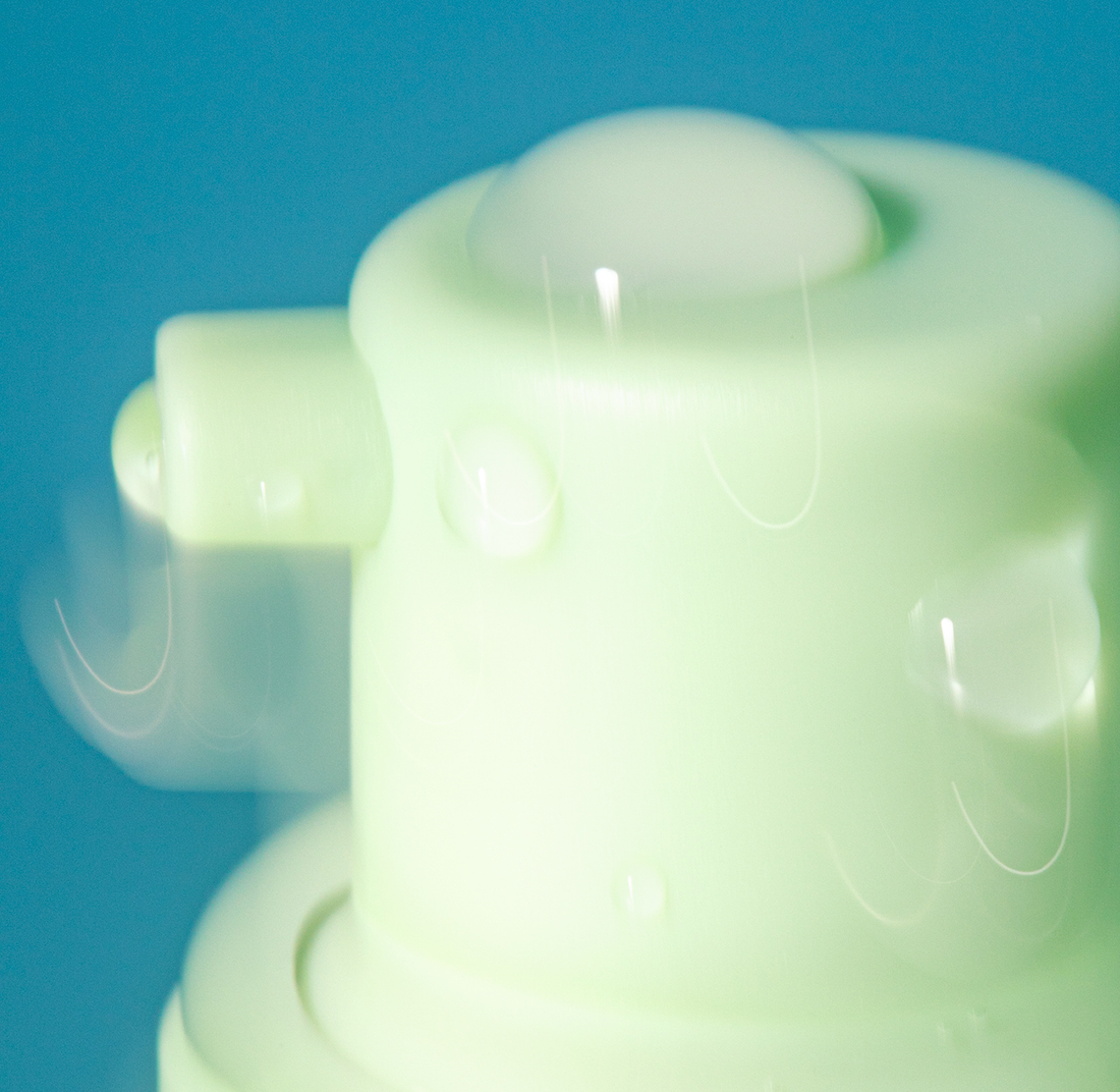 close up of Madara Exosome Serum pump