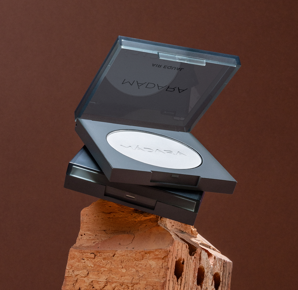 madara cosmetic air equal Soft Silk Mineral Powder Translucent