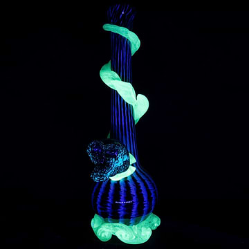 Noble Glass Glowing Skull Bong - 12in