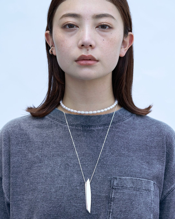 今気になるのはTシャツとジュエリーのペアリング、5つのルックから紐解く 掲載