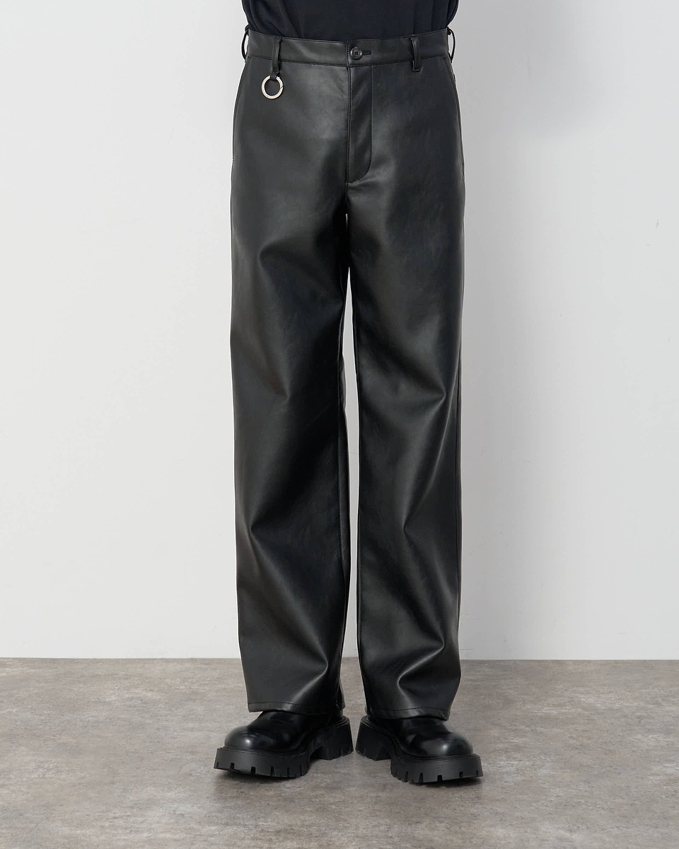 【23AW】＜th products＞シンセティックレザーパンツ