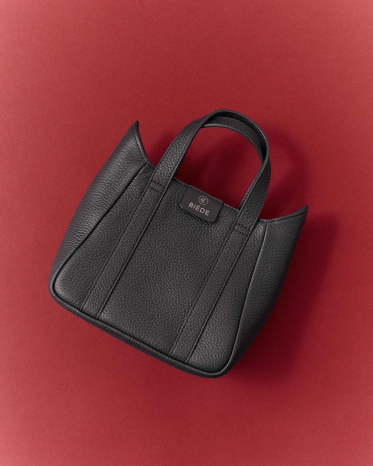 編集部が選ぶ、この冬贈りたいホリデーギフト【FOR WOMEN】掲載