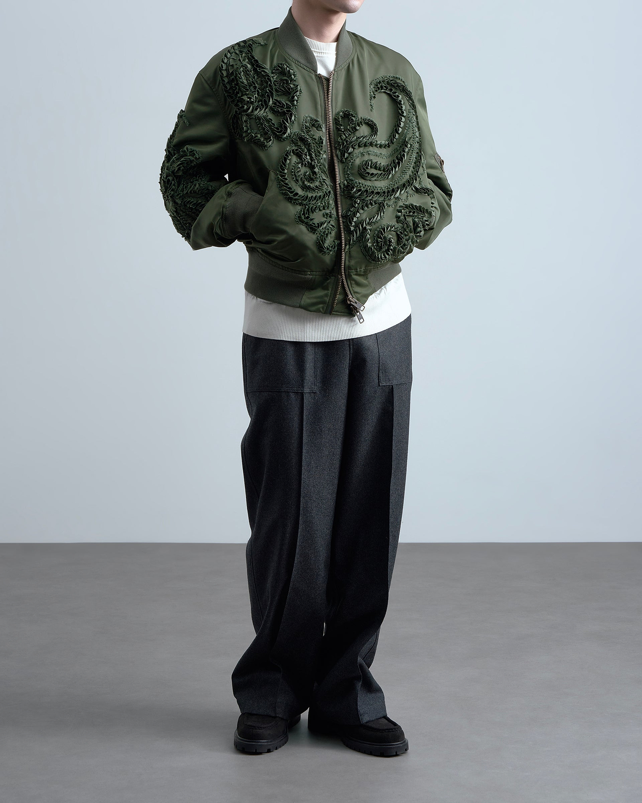 着用サイズ48／身長177cm（スタッフスナップ）