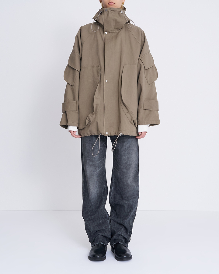 着用サイズ2／身長175cm