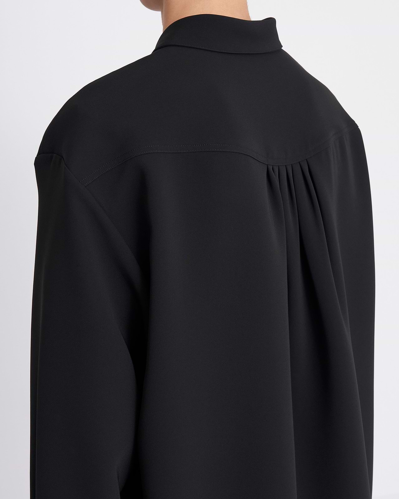 【25AW】Oブラウス