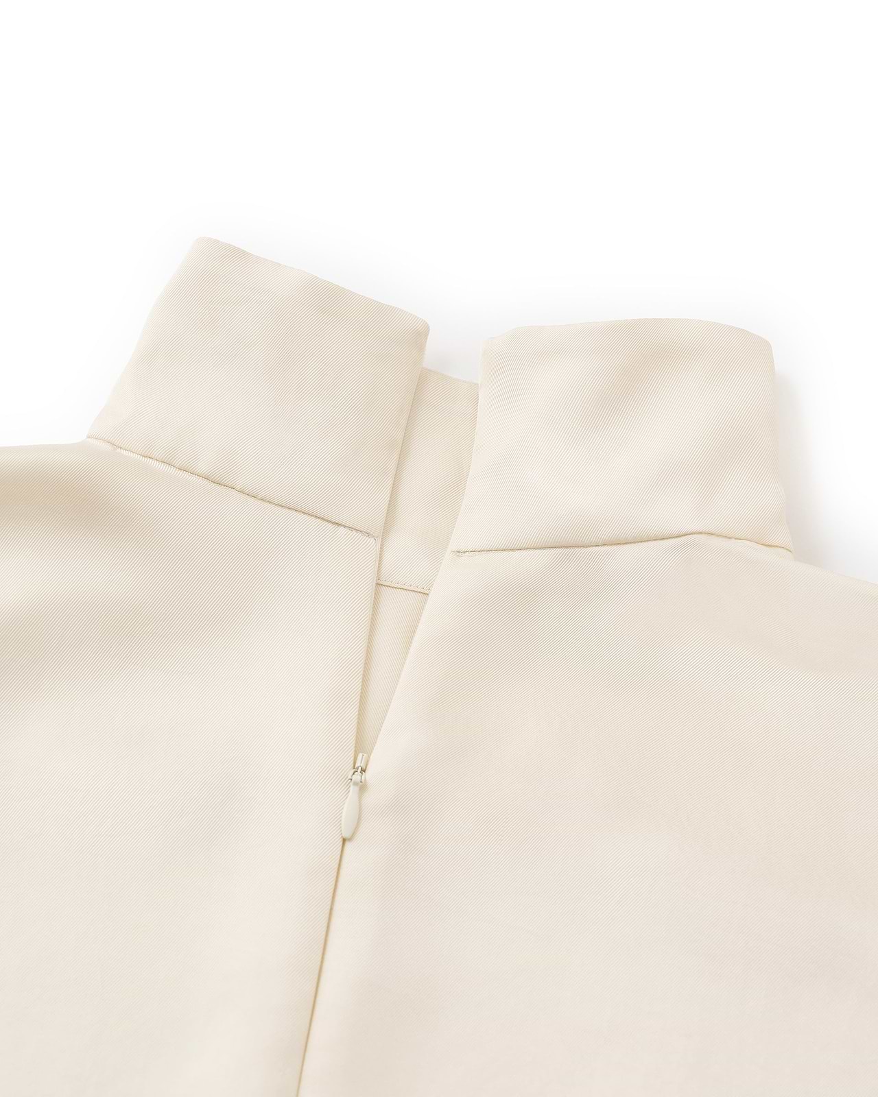 【25AW】サテンハイネックブラウス
