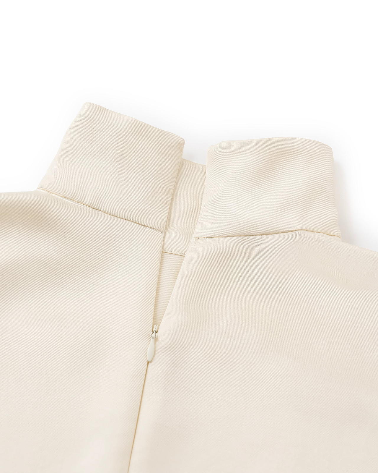 【25AW】サテンハイネックブラウス