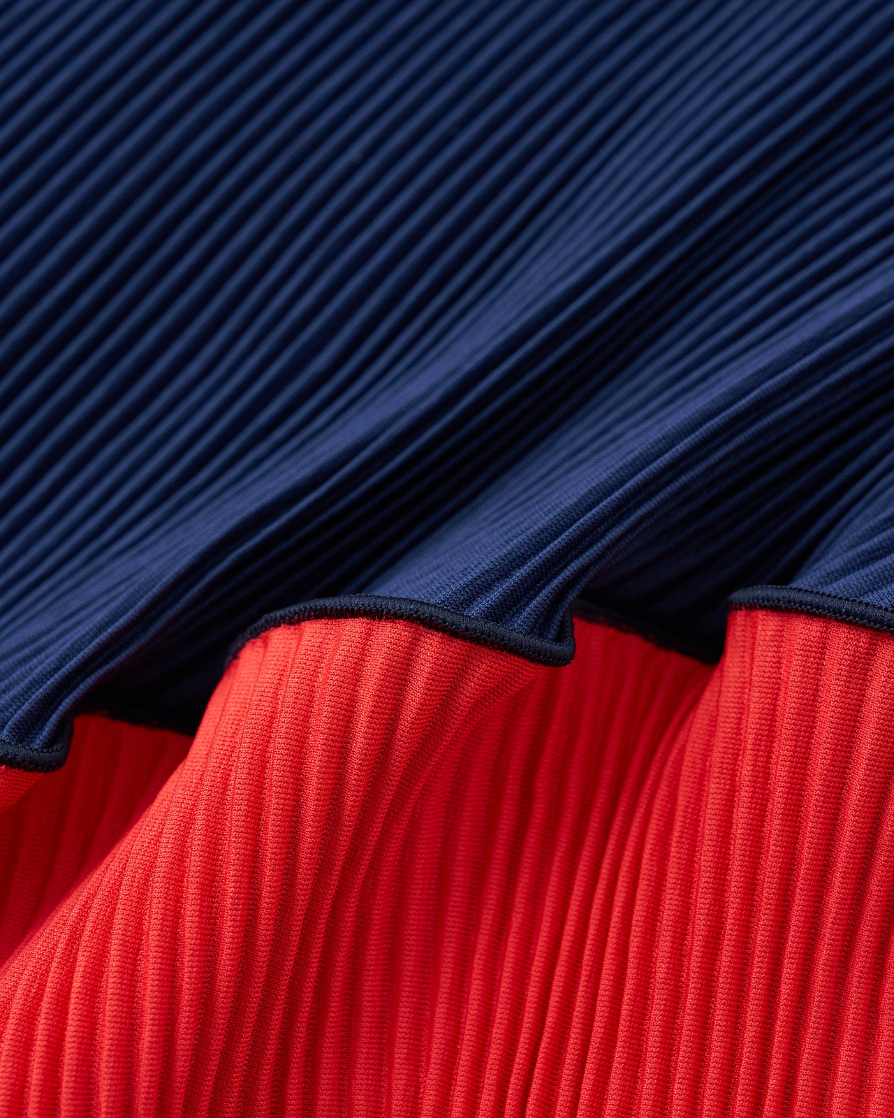 【25AW】スパイラルウェーブロングスリーブトップス（ハイネックタイプ）