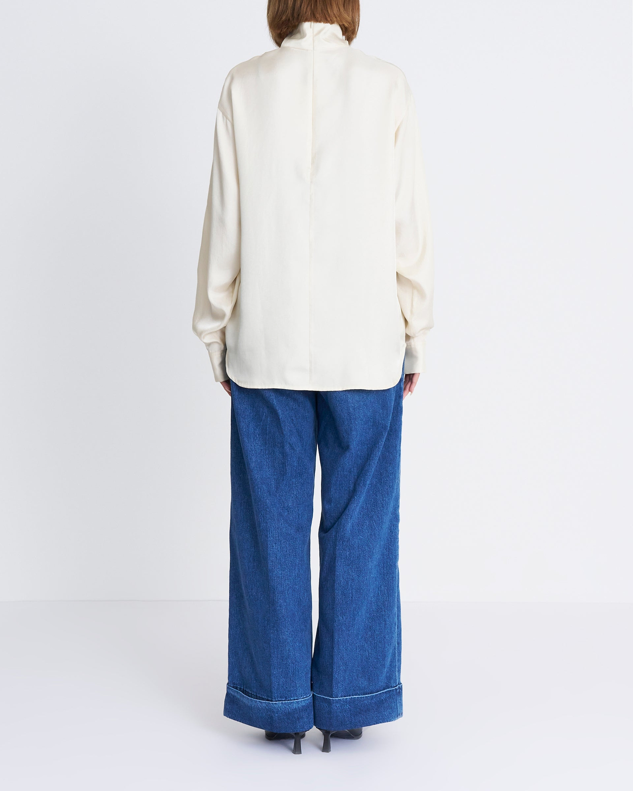 【25AW】サテンハイネックブラウス