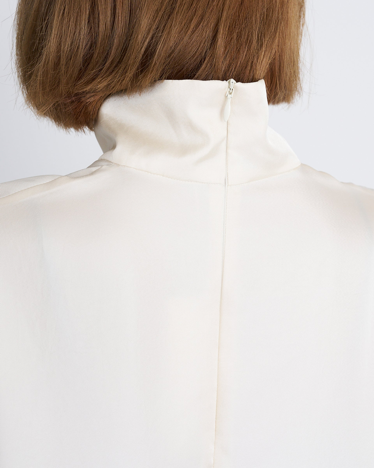 【25AW】サテンハイネックブラウス