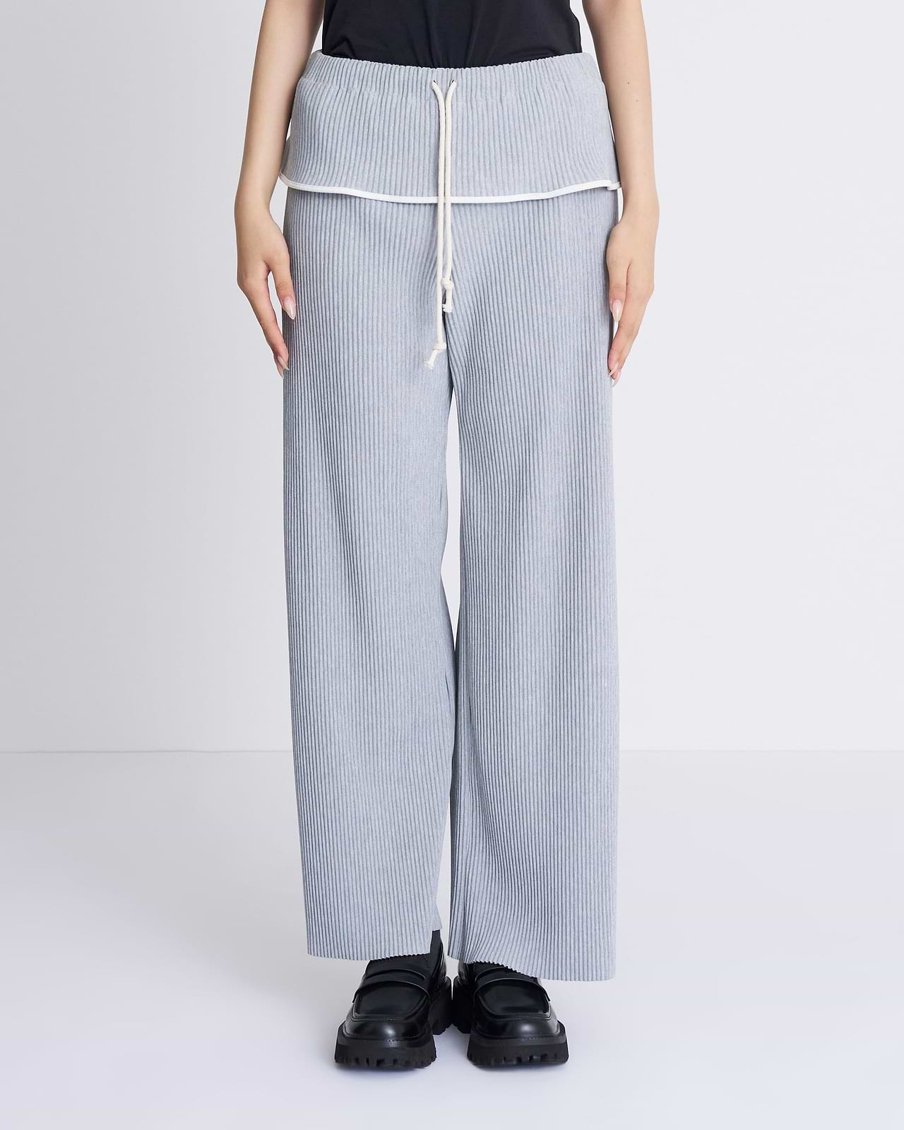 【25AW】クリスプパイピングパンツ