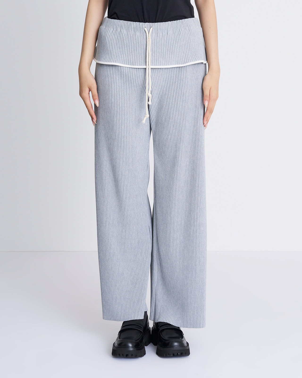 【25AW】クリスプパイピングパンツ